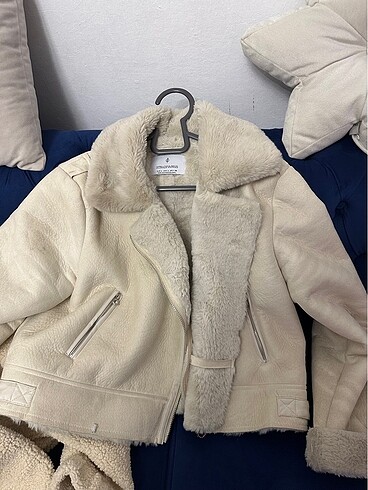 l Beden Stradivarius peluş ceket