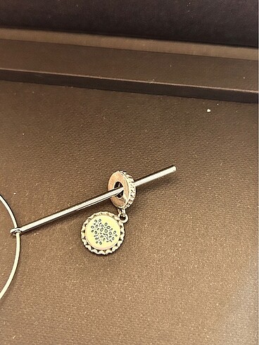 Pandora çiçekli Charm