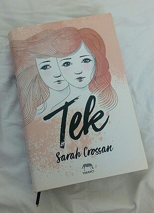 Tek Sarah Crossan