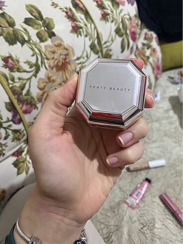 Fenty Beauty Sabitleyici Pudra