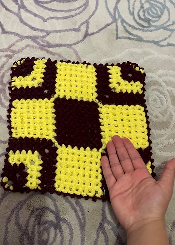 Sarı ve Koyu Renkli Örgü Banyo Süngeri - Görsel 3