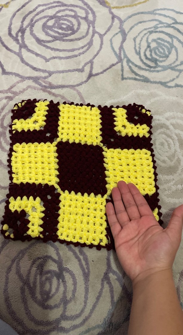 Sarı ve Koyu Renkli Örgü Banyo Süngeri - Görsel 3