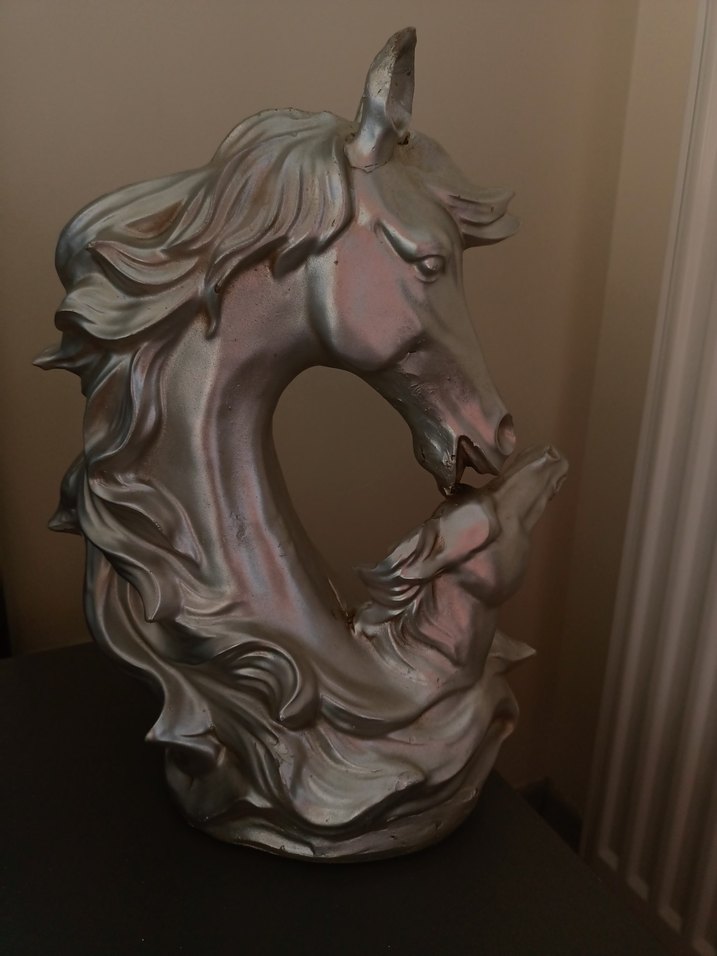 Gri Parlak At Figürü - Görsel 3