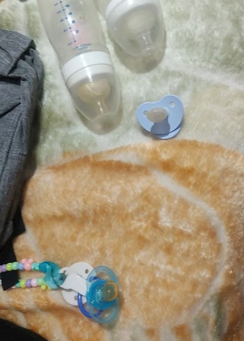 Beyaz Bebek Biberonu ve Emzik Seti - Görsel 2