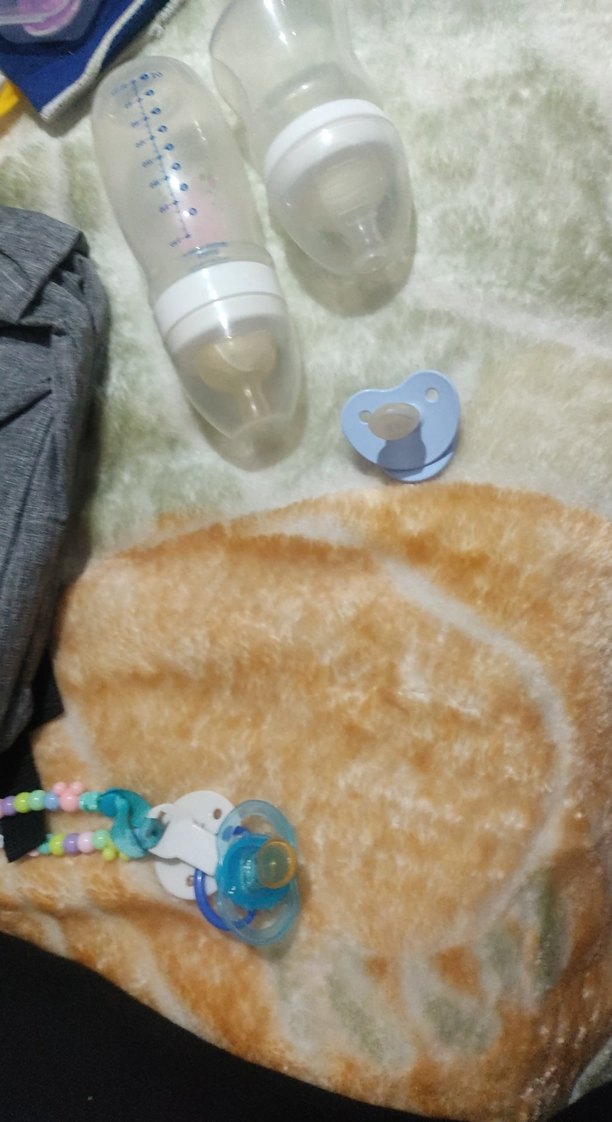 Beyaz Bebek Biberonu ve Emzik Seti - Görsel 2