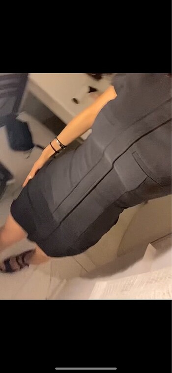 xs Beden Zara Vücuda Oturan Kısa Elbise
