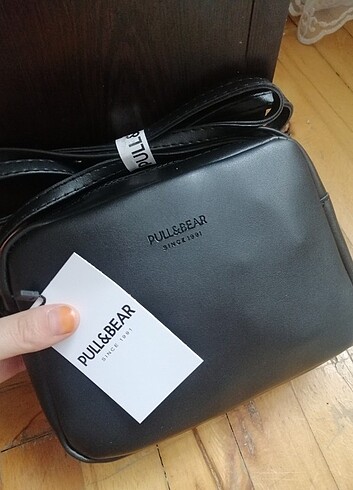 Askılı pullandbear yazılı çanta