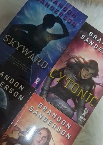 Brandon Sanderson'dan Skyward Cytonic Starsight Muhalif