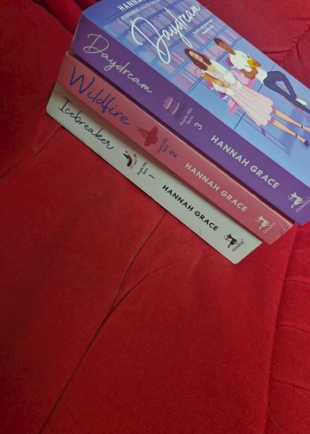 Hannah Grace Romanları Seti