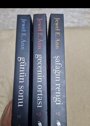 Jewel E. Ann Üçlemeleri Roman Seti
