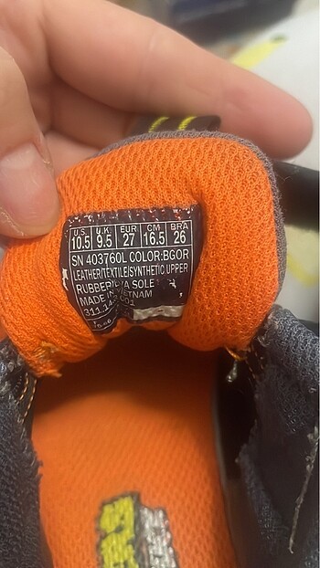 27 Beden turuncu Renk Skechers ayakkabı
