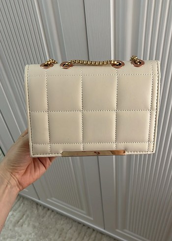 Zincir Detaylı Beyaz Deri Kadın Çanta - Görsel 7