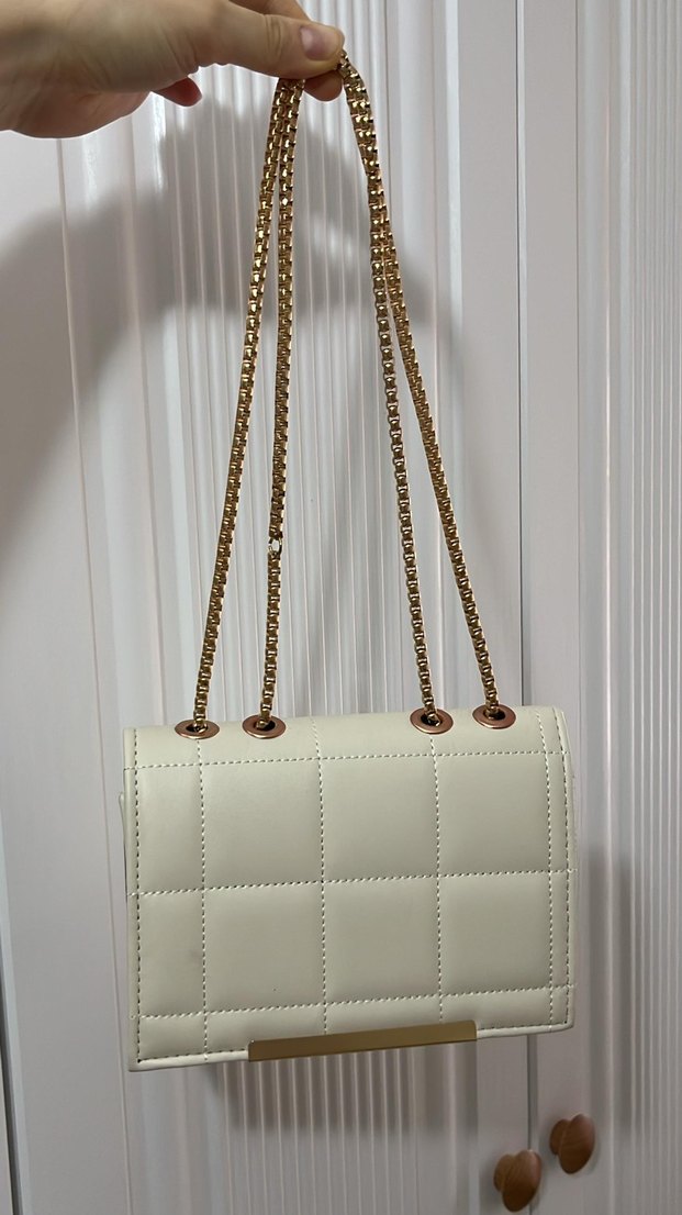 Zincir Detaylı Beyaz Deri Kadın Çanta - Görsel 4
