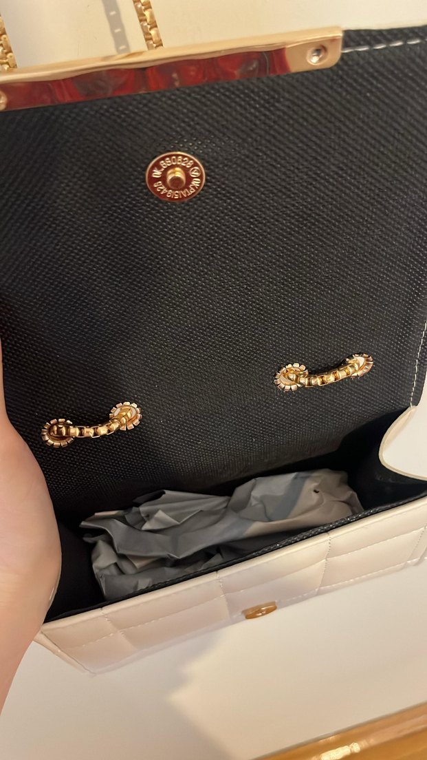 Zincir Detaylı Beyaz Deri Kadın Çanta - Görsel 3