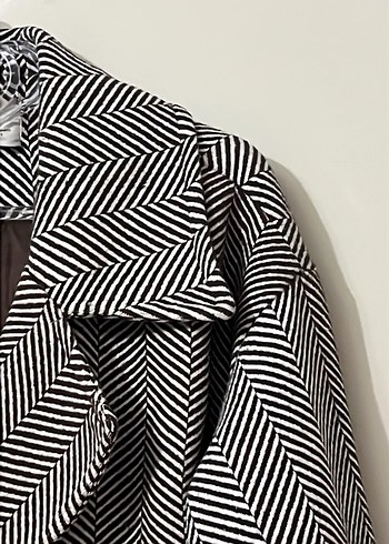 Gri Zebra Desenli Midi Kadın Kaban - Görsel 2