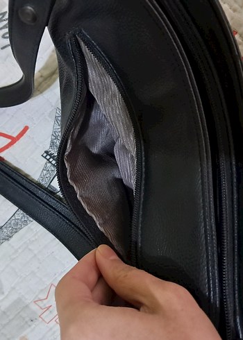 Siyah Parlak Deri Kadın Omuz Çantası - Görsel 4