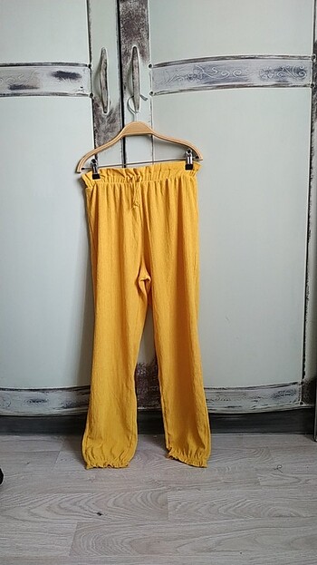 Sarı rahat kumaş pantolon