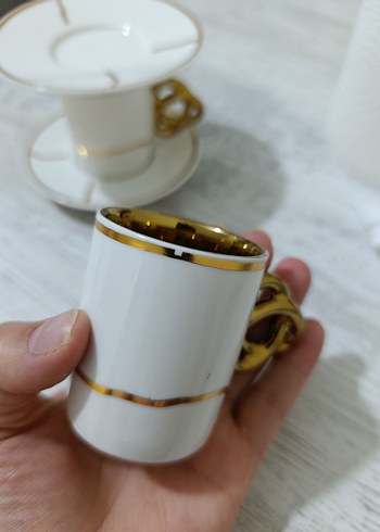 Beyaz ve Altın Detaylı Fincan Seti - Görsel 4