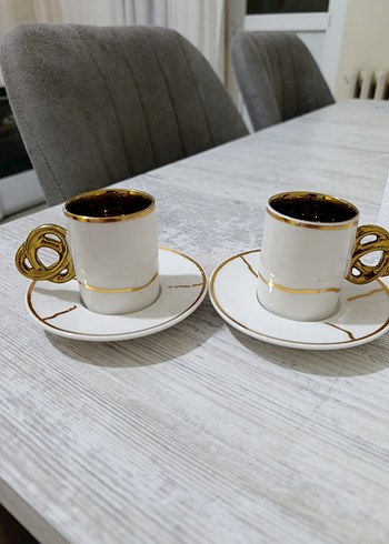 Beyaz ve Altın Detaylı Fincan Seti - Görsel 2