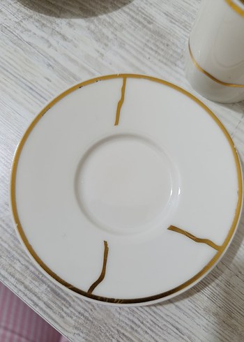 Beyaz ve Altın Detaylı Fincan Seti - Görsel 5