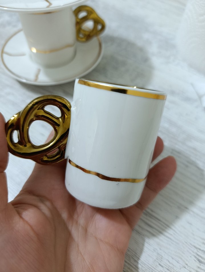 Beyaz ve Altın Detaylı Fincan Seti - Görsel 3