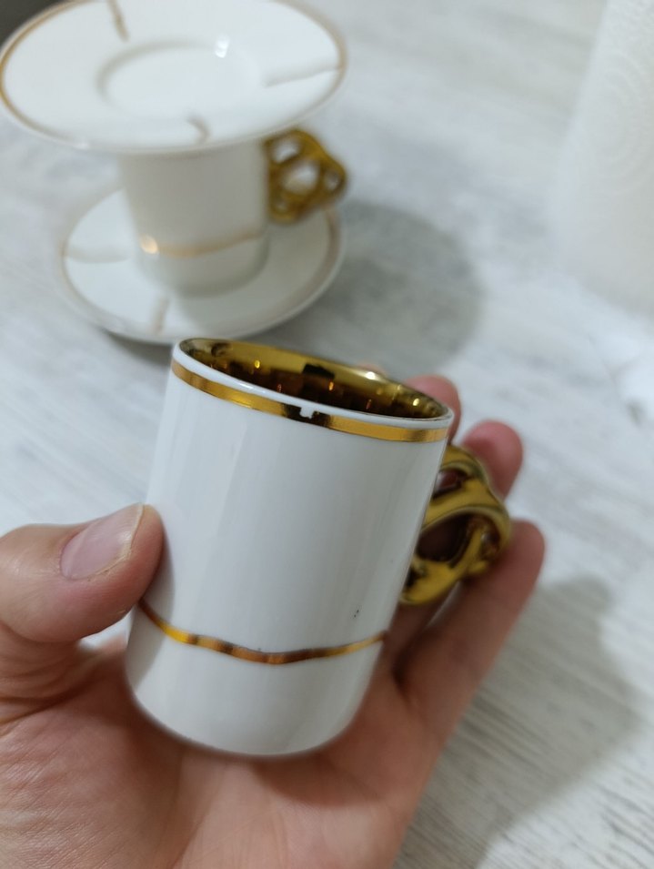 Beyaz ve Altın Detaylı Fincan Seti - Görsel 4