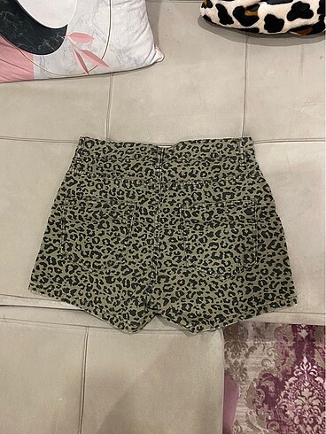 Trendyol & Milla leopar desenli mini şort