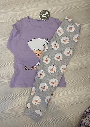Uzun Kollu Pamuklu Kız Pijama Takımı 6/7 yaş