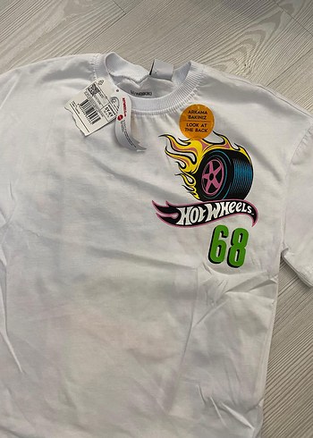 Beyaz Hot Wheels Baskılı Erkek Tişört 5/6 yaş - Görsel 2