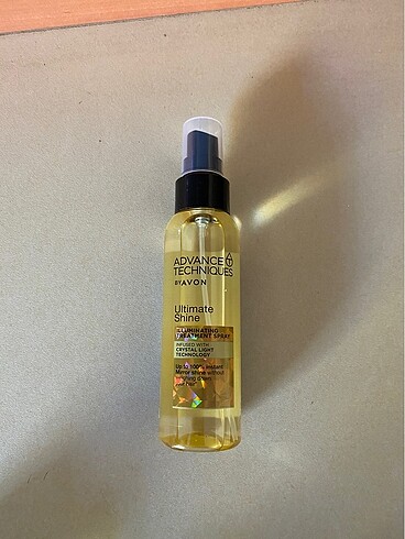 Işıltılı görünüm veren saç spreyi 100ml
