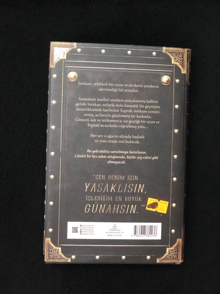 Katil Kalpler Şehri - Elif Melissa - Görsel 2