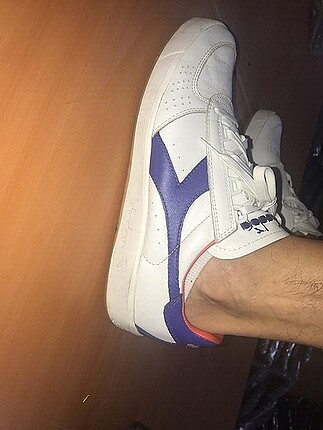 Diadora