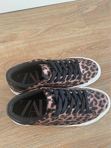 36 Beden çeşitli Renk Zara Leopar Sneaker