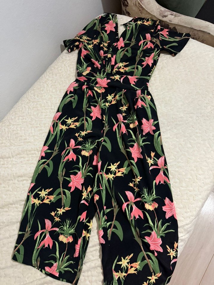 Çiçek Desenli V Yakalı Kadın Tulum - Görsel 2