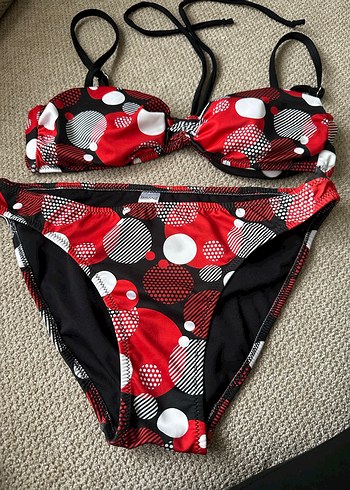 Kırmızı Puantiyeli Düğmeli Bikini - Görsel 2