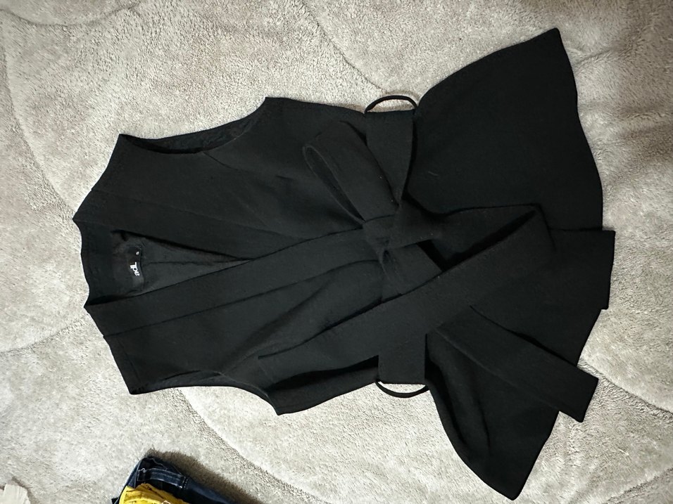 Kemerli Siyah Kadın Yelek - Görsel 4