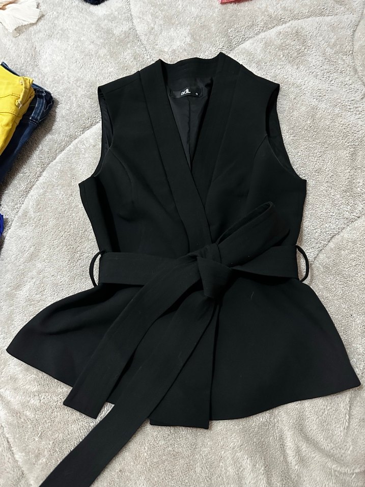 Kemerli Siyah Kadın Yelek - Görsel 2