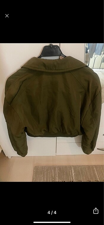 Pull and Bear Pull and bear crop bomber