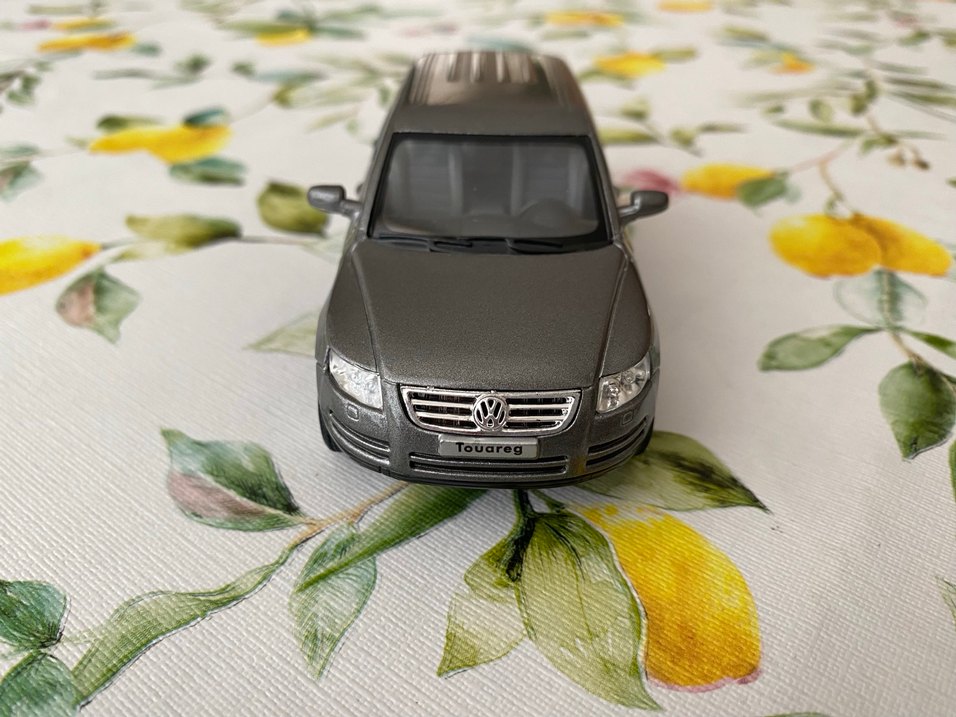 Kinsmart 1:38 Diecast Volkswagen Touareg (2003) model araba - Görsel 5