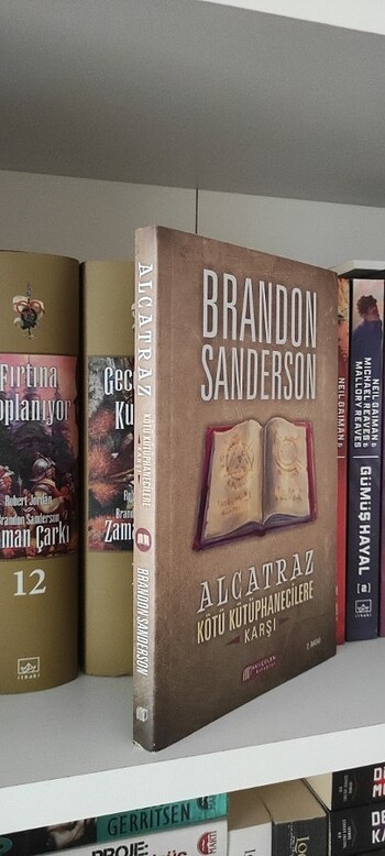  Alcatraz kötü kütüphanecilere karşı -Brandon Sanderson