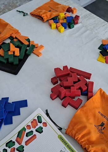 Doga koleji.Renkli ve Çok Parçalı Lego Seti