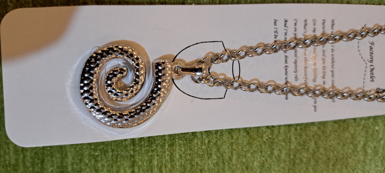 gumus Renkli geometrik Desenli Zincir Kolye - Görsel 4