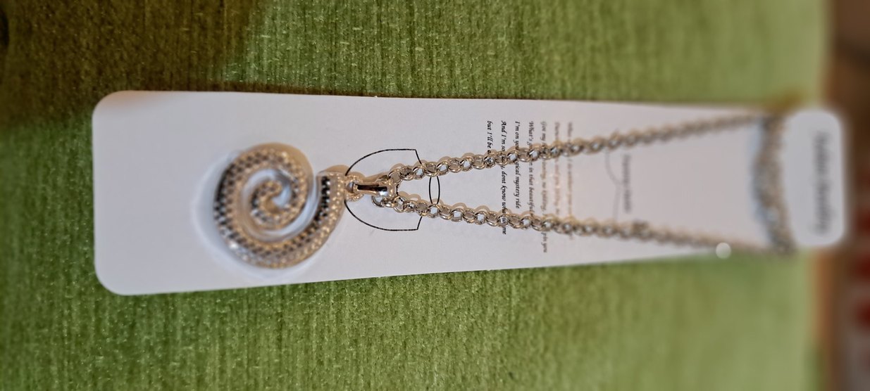 gumus Renkli geometrik Desenli Zincir Kolye - Görsel 3