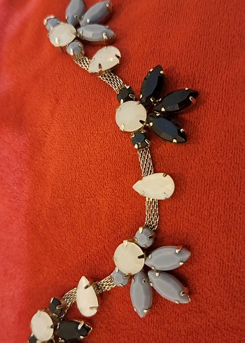 Uzun Renkli İşlemeli Zincir Kolye - Görsel 3