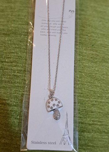 Mini Beyaz Mantar Detaylı Zincir Kolye - Görsel 4