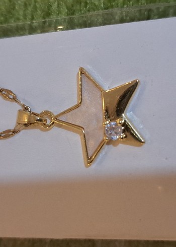 Altın Renk Zincir Detaylı Yıldız Kolye - Görsel 4