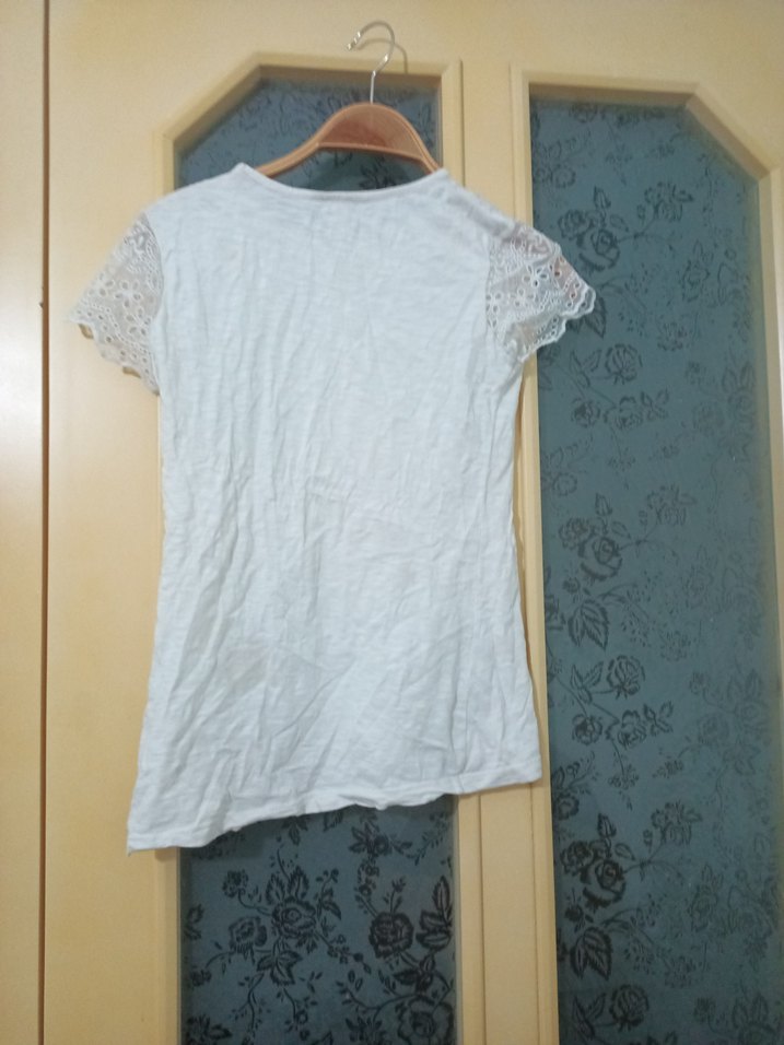 Kız Çocuk Beyaz Dantel Detaylı Kısa Kollu Tişört - Görsel 4