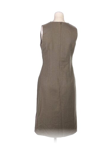 40 Beden PreLoved Kısa Elbise %70 İndirimli.