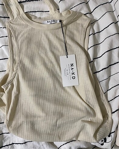 NA-KD crop top