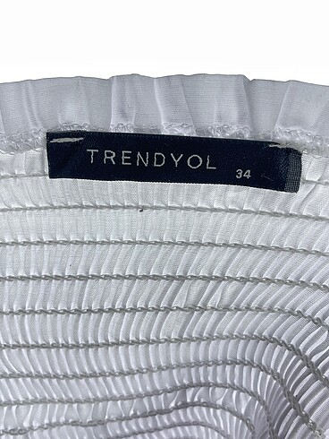 34 Beden beyaz Renk Trendyol & Milla Mini Üst %70 İndirimli.